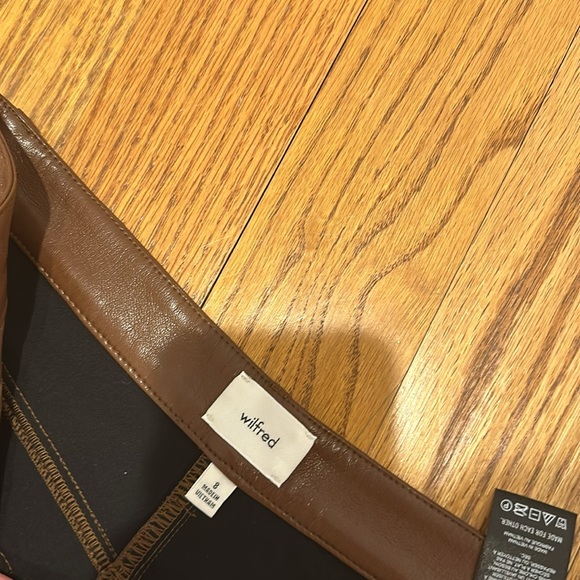 Aritzia Melina Cropped pant- NEW WITH TAGS- NEVER WORN - Picture 2 of 2